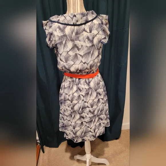 H&M Ruffle Dress - Picture 2 of 8